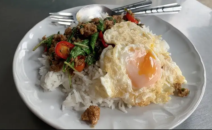 Padgaprao, Bangkok's famous dish.